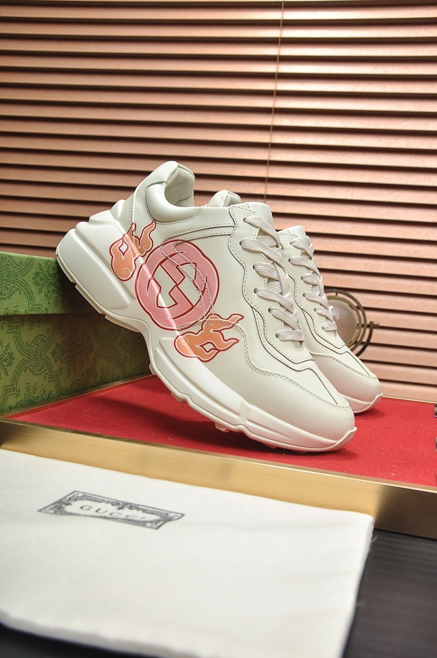 Gucci Cream White Peach Graphic Sneakers — front