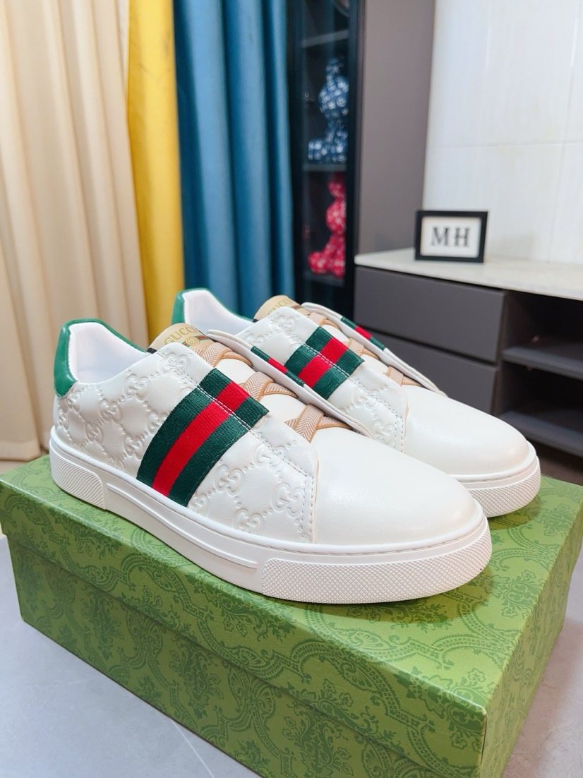 Gucci Black Stripe Low-Top Sneakers — front